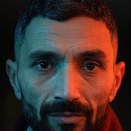 齊亞德·巴克里 - 孤海沙堡演員 飾演Nabil