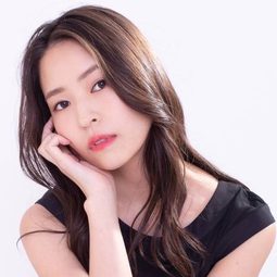只埜 なつみ 飾演 Akemi