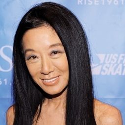 王薇薇 - Scatter My Ashes at Bergdorf's演員 飾演Self