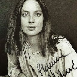 漢娜·米庫奇 飾演 