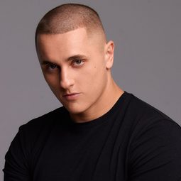 Pavel Anton - 高峰嶺擊演員 飾演Ori