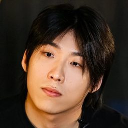 王天放 - 雲邊有個小賣部演員 飾演Xiao Wang