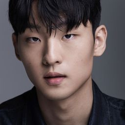 Kim Seong-guk 飾演 Sung-min