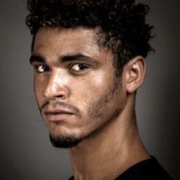 Axel Mandron - 大鼻子情聖演員 飾演Flanquin