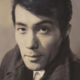 末永功 - 涙を、獅子のたて髪に演員 飾演