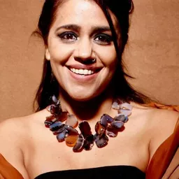 Taranjit Kaur 飾演 Chachi