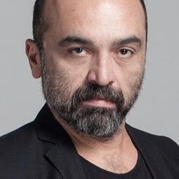 艾漢·塔斯 飾演 