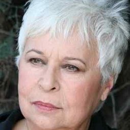 Rita Savagnone - The Escort演員 飾演La madre di Angelo