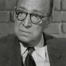 Joseph Forte 飾演 Senator Ainsworth (uncredited)