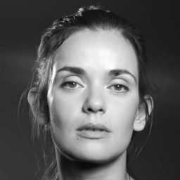 Diana Sedano 飾演 Beatriz