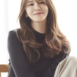 Shin Ji-woo 飾演 Kim Hye-ji