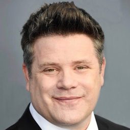 西恩·艾斯汀 - The Freemason演員 飾演Leon Weed