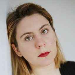 露易絲·布拉雪兒 - Water Lilies演員 飾演Anne