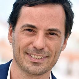 Diego Velázquez 飾演 Santiago