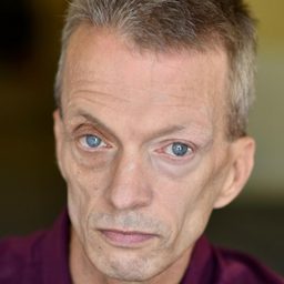 Ben Bladon 飾演 Hatchet Ghost