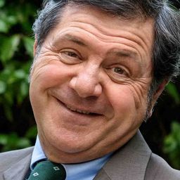 Giorgio Gobbi 飾演 Mario