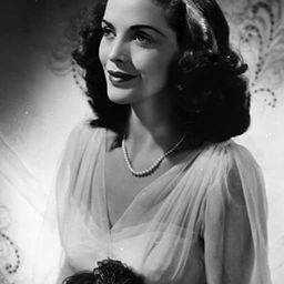 Carol Bruce 飾演 Old One (voice)