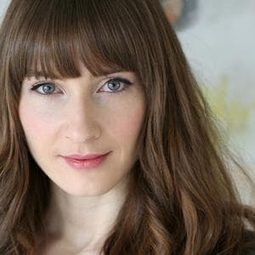 Carly Bentall 飾演 David's wife