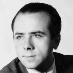 Francisco Camoiras 飾演 Camarero