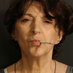 Rita Montes 飾演 Nuccia Corona