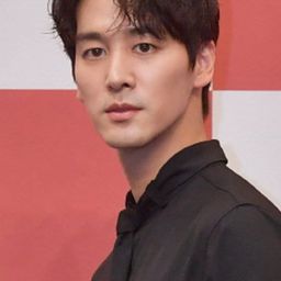 Oh Chang-seok 飾演 Young-soo