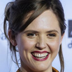 Emily Cox - Born to Dance演員 飾演Milena 'Milli' Neubert