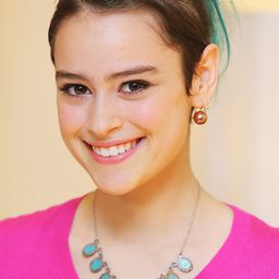 Rosabell Laurenti Sellers 飾演 Camilla