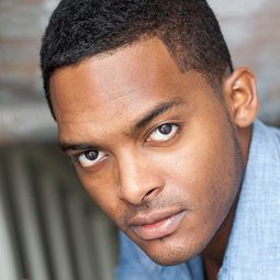 Dayton Sinkia 飾演 Cam