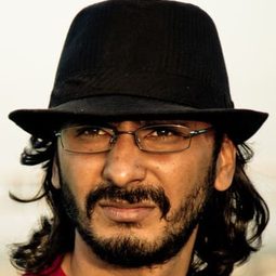 阿比謝克·喬比 - 三角畸戀導演