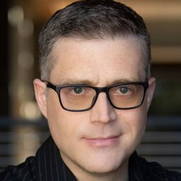 Angus MacLane 飾演 BURN-E (voice)