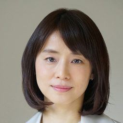 石田百合子 - 誰も守ってくれない演員 飾演Kumiko Honjo