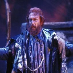 Sergei Koptchak 飾演 Il Commendatore