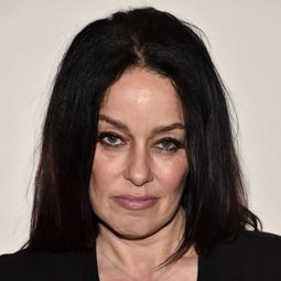 吉爾·瓊斯 - 紫雨演員 飾演Jill