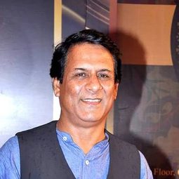 拉金德拉曹拉 飾演 Mamlesh Charan Chaddha