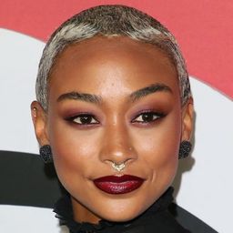 塔蒂·嘉伯艾爾 飾演 Jo Braddock