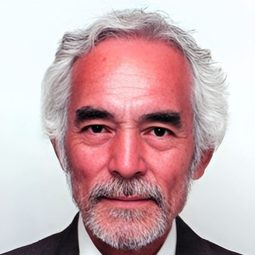 堀田 眞三 飾演 