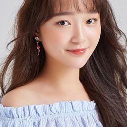 Liao Moxi 飾演 冯语霖