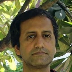 T.M. Karthik - 少年 Pi 的奇幻漂流演員 飾演Science Teacher