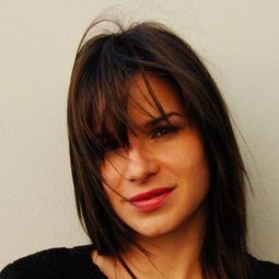 Tünde Bodnár - 雙胞胎歷險記演員 飾演Madre Alisa