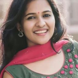 Nilja K. Baby 飾演 Lakshmi, Jessy's friend