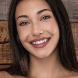 Alexsandria Ralev - 亡命高地演員 飾演Mary Anne