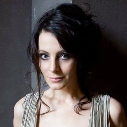 Yevgeniya Kryukova 飾演 Princess Tatyana