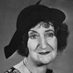 Alice Belcher 飾演 Minor Role (uncredited)