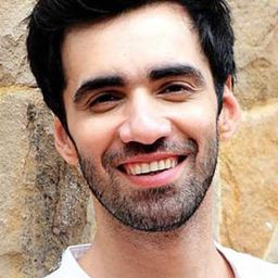 阿維納什·蒂瓦利 飾演 