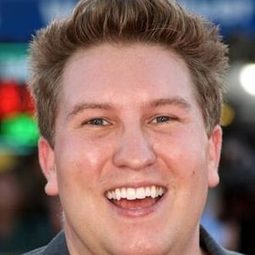 奈特·托倫斯 飾演 Clawhauser (voice)