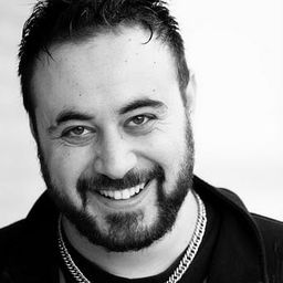 Claudio Camilli 飾演 Hulk