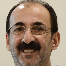 Bican Günalan - 沒有圖書館的圖書館長演員 飾演Sezgin