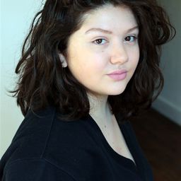 Talina Boyaci 飾演 Vanessa