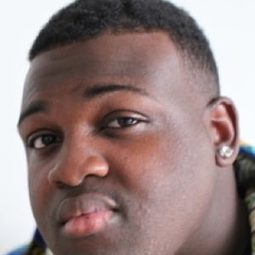威比·瓊茲 飾演 Dennis Owens