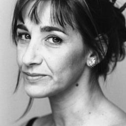 Alessandra Vanzi 飾演 Monica